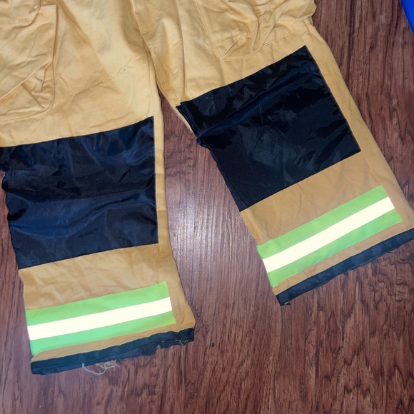 Adventure Factory Costumes - Picture 5 of 10